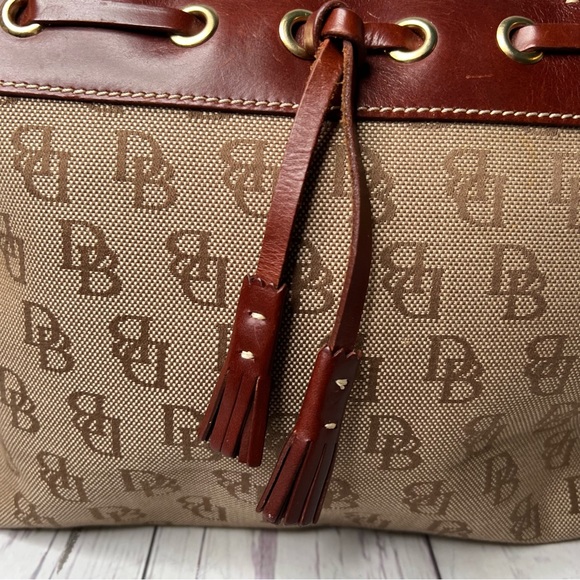 Dooney & Bourke Vintage Classic Logo Shoulder Bag Signature DB - Picture 10 of 15